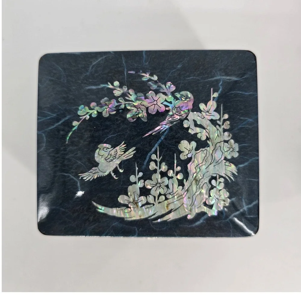 Vintage Korean Mother of Pearl Lacquer Box Certified Artisan Turtle Clasp